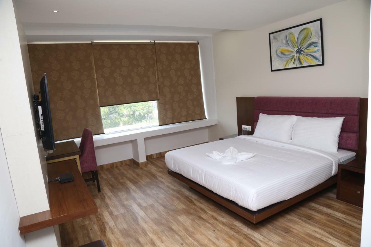 Hotel Ak Suites Patiāla Εξωτερικό φωτογραφία